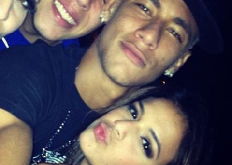 Namoro com Bruna Marquezine deixa Neymar em dúvida sobre futuro da carreira